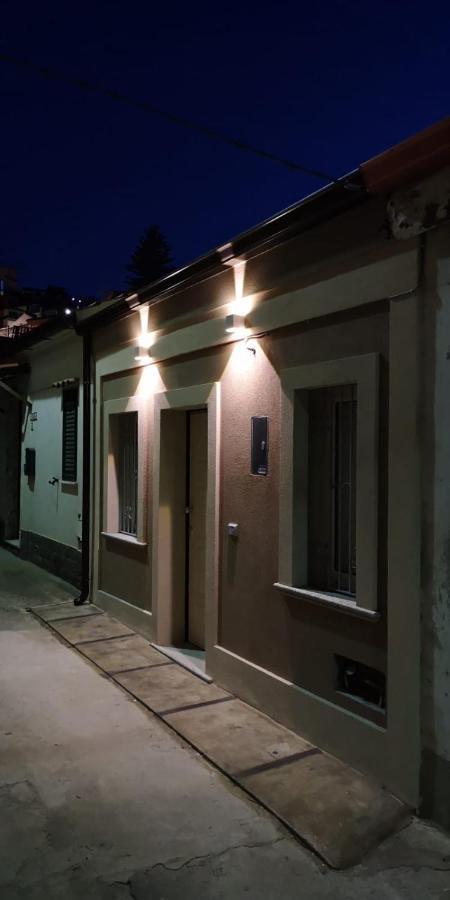 ピッツォ La Casa Di Saraヴィラ エクステリア 写真