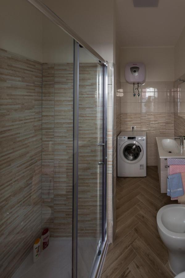 ピッツォ La Casa Di Saraヴィラ エクステリア 写真